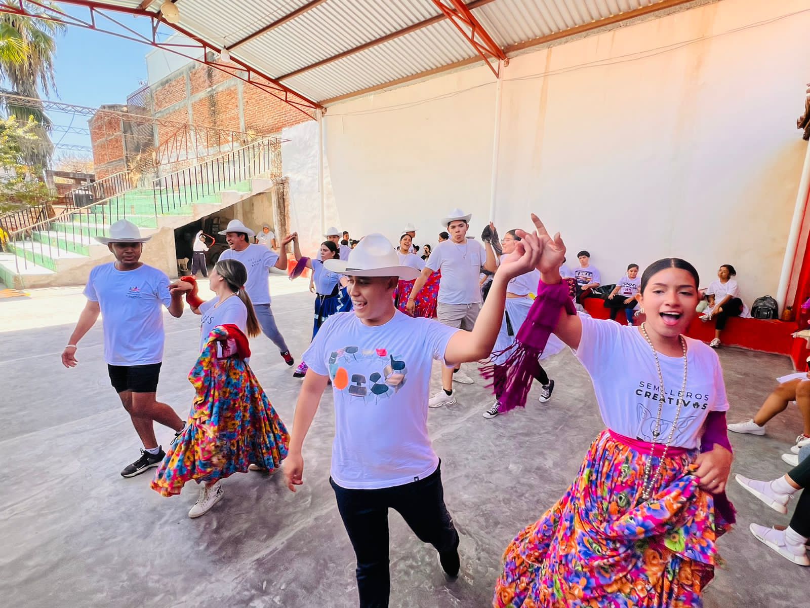 Recorren los centros culturales de la Tierra caliente para impulsar la actividad artística