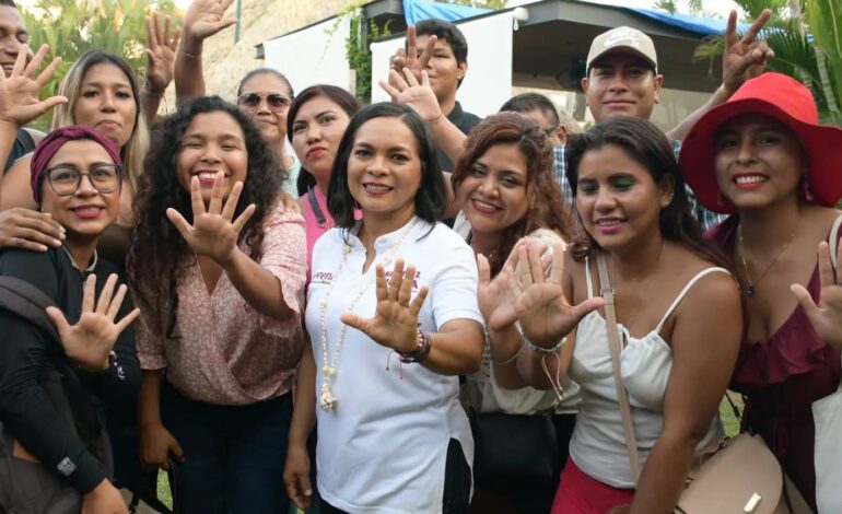 Dialoga Beatriz con jóvenes en Acapulco; “las campañas ya no son como antes”, les dice