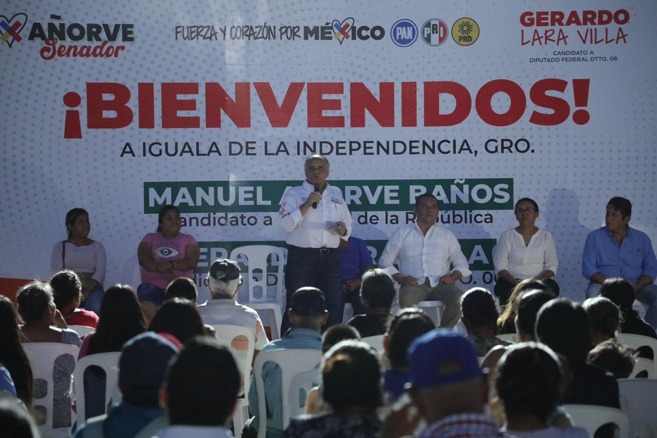 Insiste Añorve en bajar de 65 a 60 años la edad para recibir pensión de adultos mayores y en el regreso del seguro popular