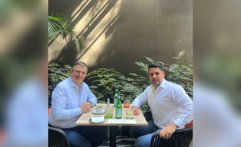 Lloyd Walton se reúne con Marcelo Ebrard tras arranque de campaña rumbo elecciones en México