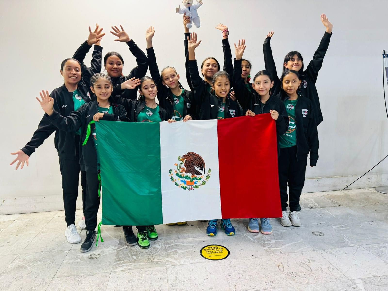 Niñas de Tlapa conquistan España en Torneo Internacional de Básquetbol