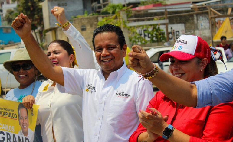 Recibe Carlos Granda respaldo de habitantes de la Zapata, Las Parotas y Sinaí