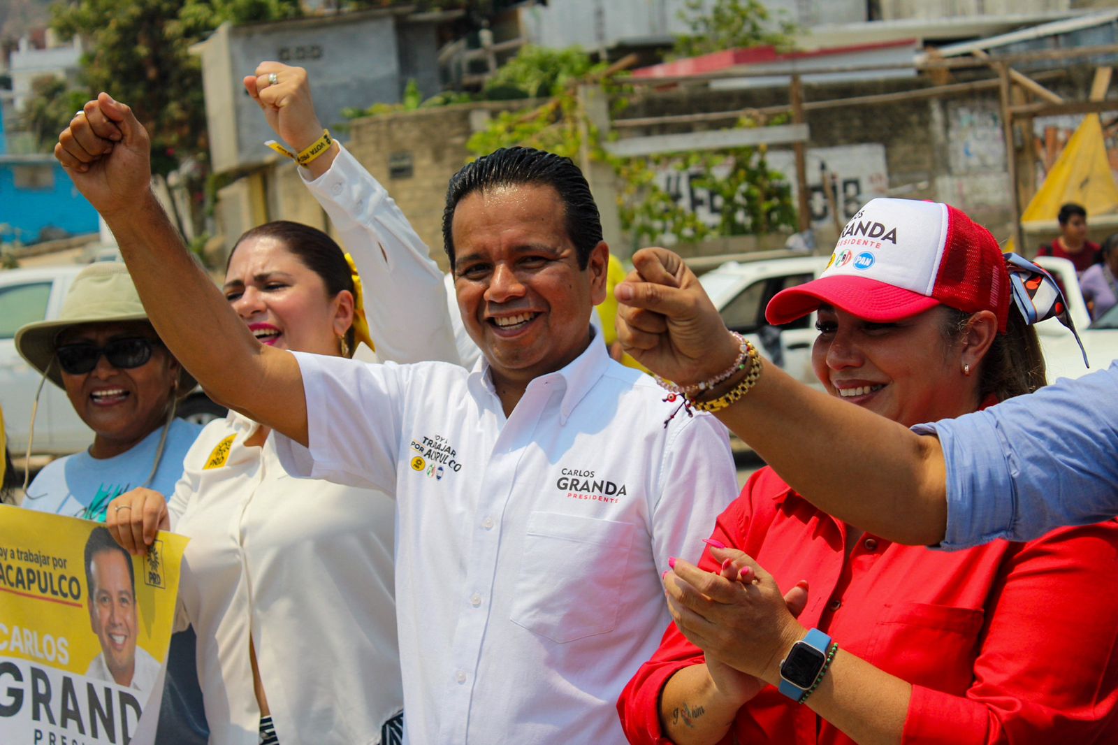 Recibe Carlos Granda respaldo de habitantes de la Zapata, Las Parotas y Sinaí