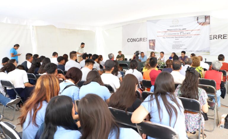 Presentan en el Congreso el poemario «Permanencia Onírica», del diputado Fortunato Hernández Carbajal