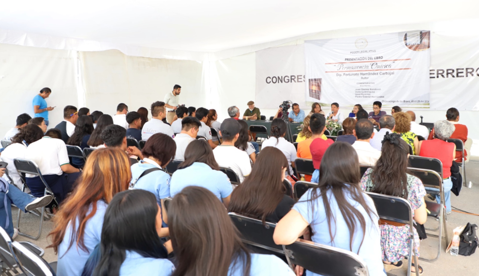 Presentan en el Congreso el poemario «Permanencia Onírica», del diputado Fortunato Hernández Carbajal