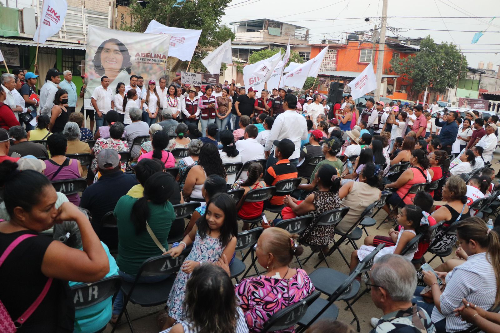 Respaldan habitantes de Ciudad Renacimiento proyecto de continuidad de Abelina López Rodríguez