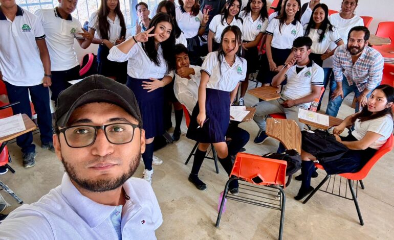 La asociación civil CREA construye puentes con jóvenes de localidades rurales de Acapulco entre la realidad y la utopía