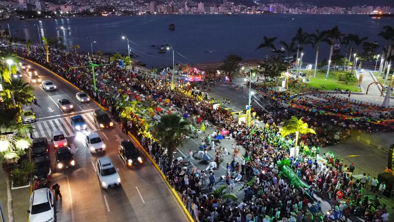 Acapulco rompe récord nacional de baile tradicional masivo de «La Iguana»