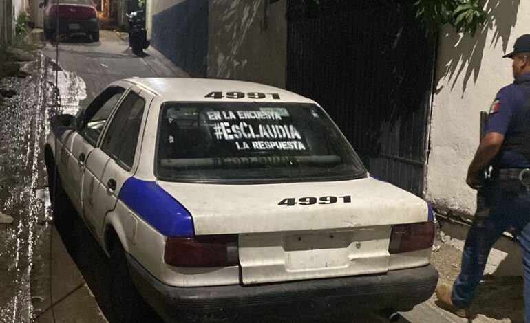 Dejan cadáver dentro de taxi con pinta política en la colonia del Valle, Acapulco