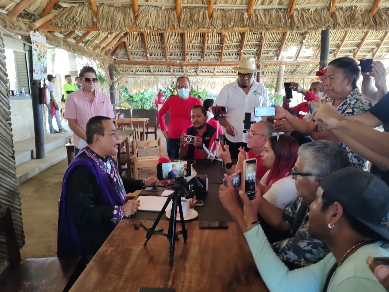 Da voto de confianza a Citlali Calixto Jiménez el activista de lo derechos humanos de las poblaciones LGBTQ+, Igor Petit