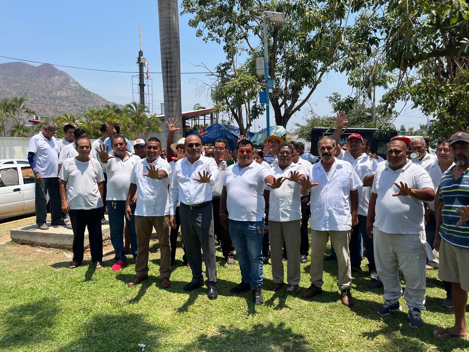 Respaldan transportistas continuidad de Abelina López Rodríguez