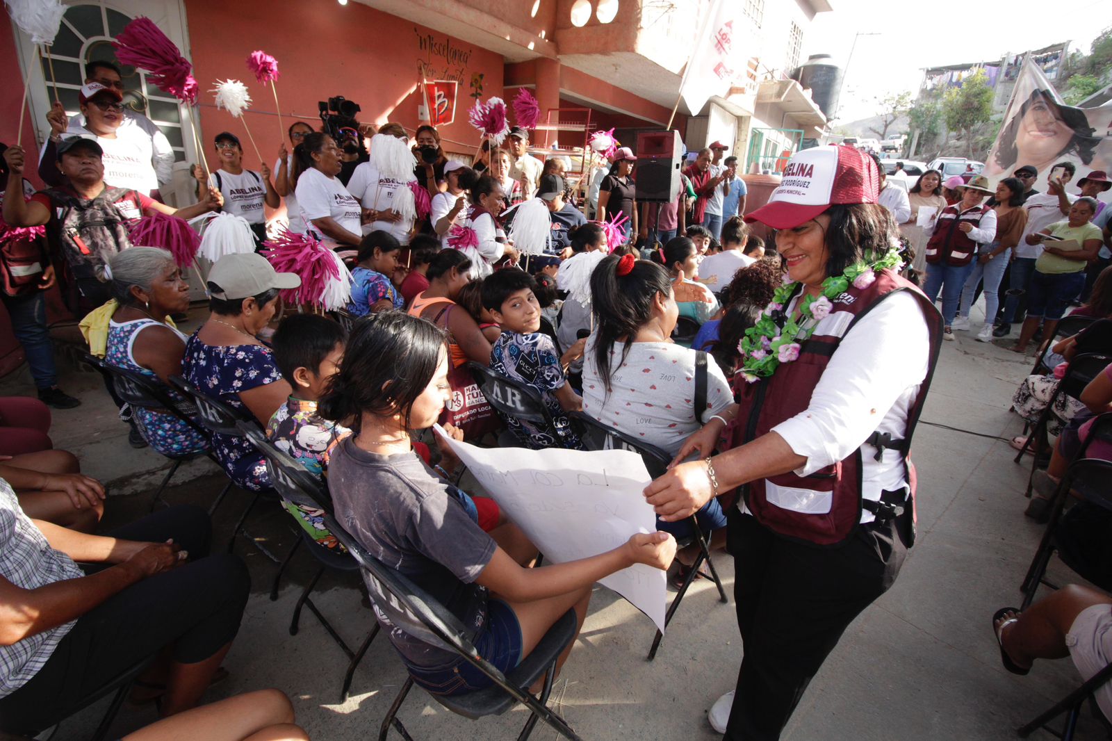 “Conmigo no hay dádiva, conmigo hay desarrollo”, dice Abelina López en Los Manantiales