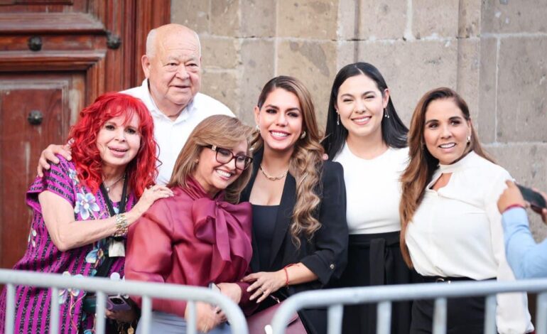 Asiste Evelyn Salgado a la reunión de evaluación sobre la federalización del programa IMSS-Bienestar en Palacio Nacional
