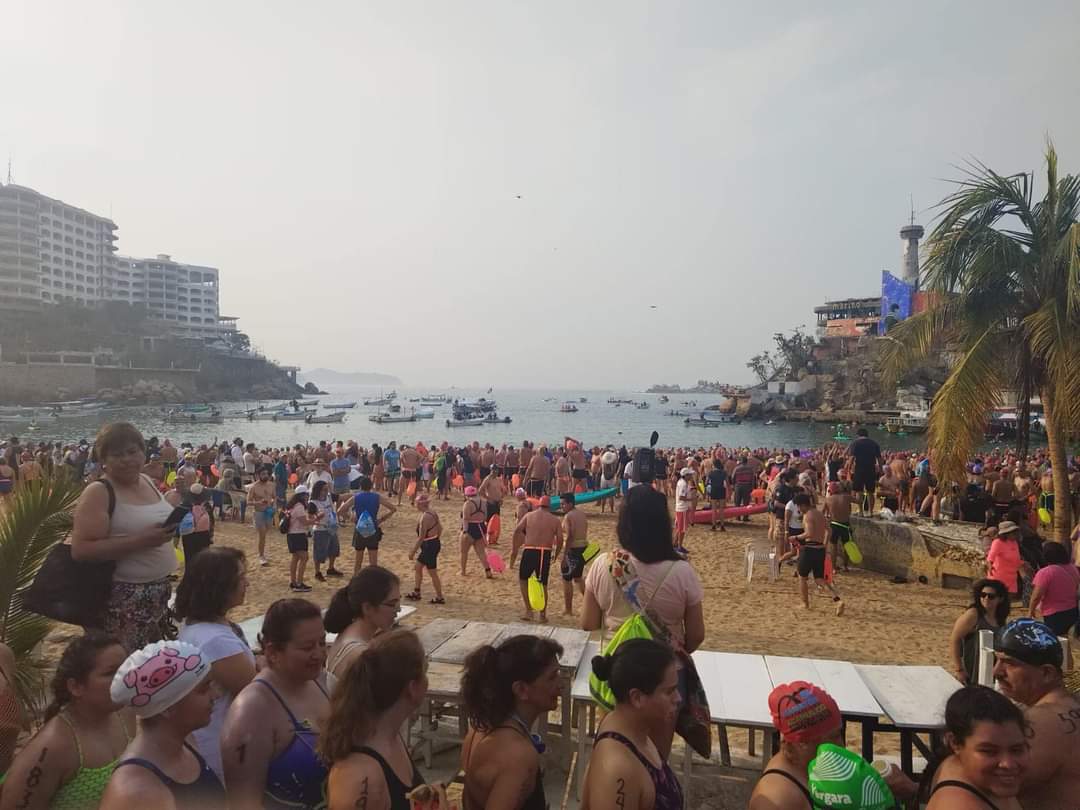 Personal naval proporcionó apoyo en la salvaguarda de la vida humana durante el evento “64 Maratón Internacional Acapulco Aguas Abiertas”