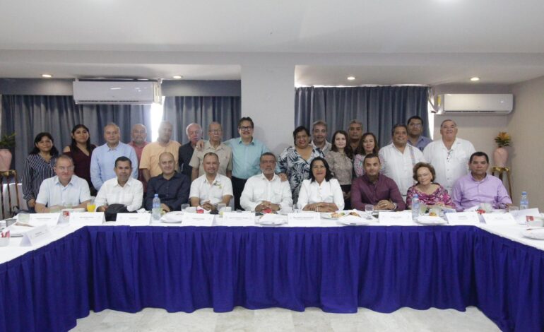 Respalda AHETA a Abelina López Rodríguez