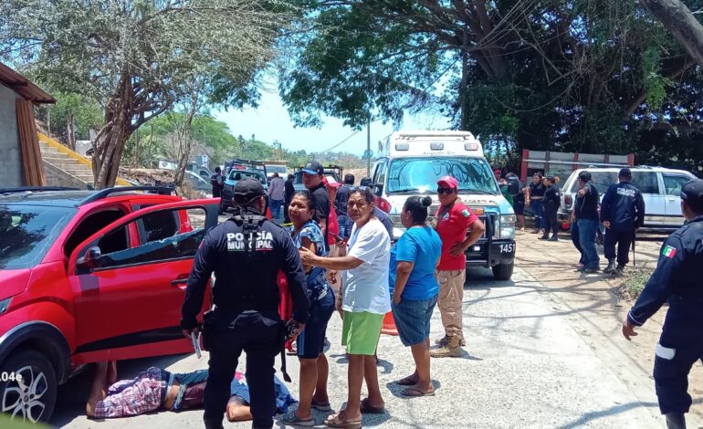 Asesinan a balazos a un hombre; hay dos más heridos en Marquelia, Guerrero