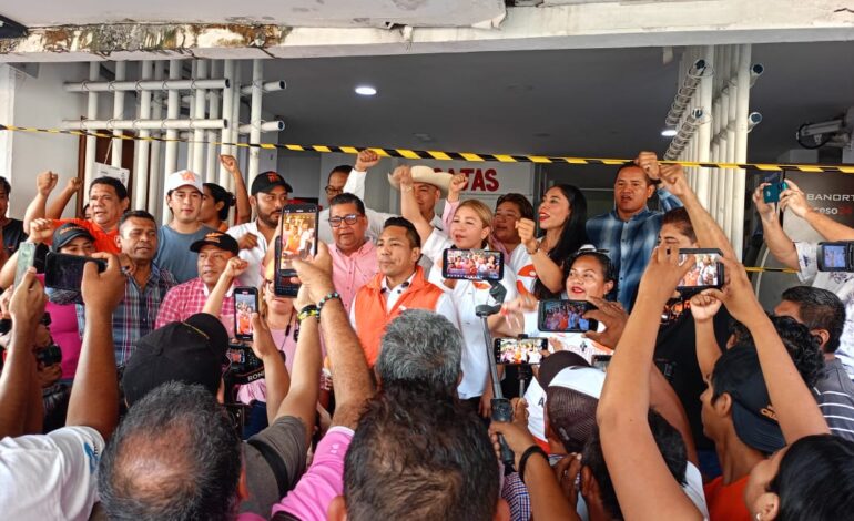 Yoshio Ávila clausura de manera simbólica las instalaciones de la Secretaría de Seguridad Pública de Acapulco