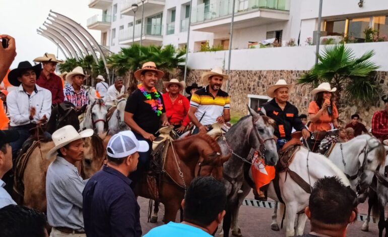 La asociación de ganaderos y cabalgantes de la zona poniente de Acapulco, se suman al proyecto de Yoshio Ávila