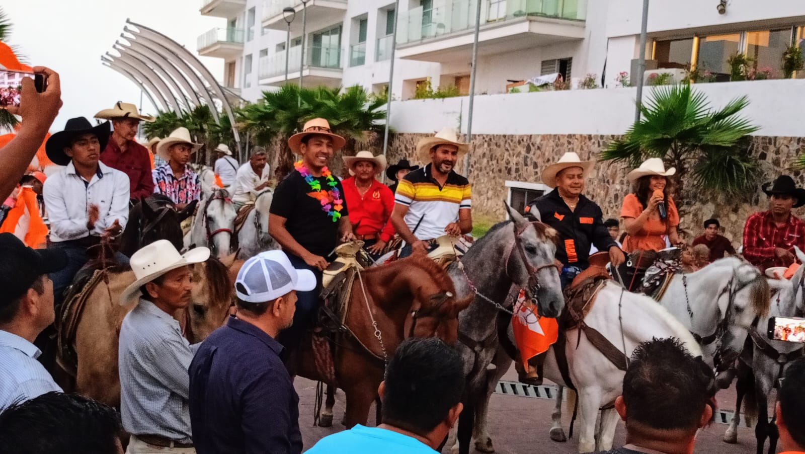 La asociación de ganaderos y cabalgantes de la zona poniente de Acapulco, se suman al proyecto de Yoshio Ávila