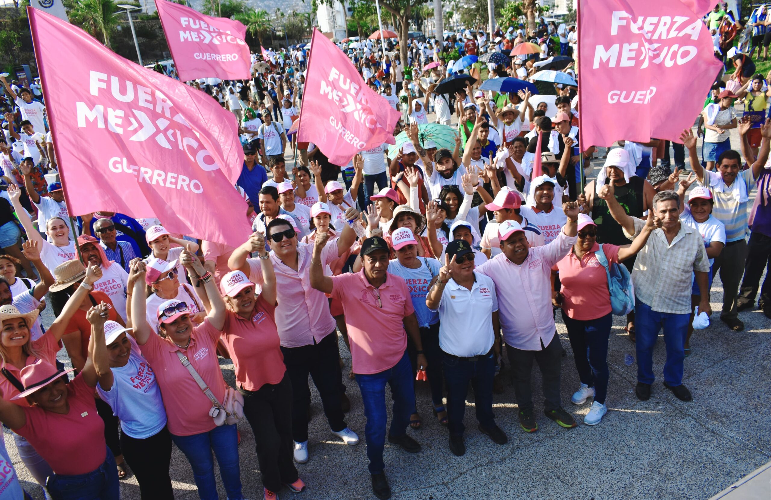 Marchan miles de acapulqueños junto a Miguel Ángel Piña Garribay