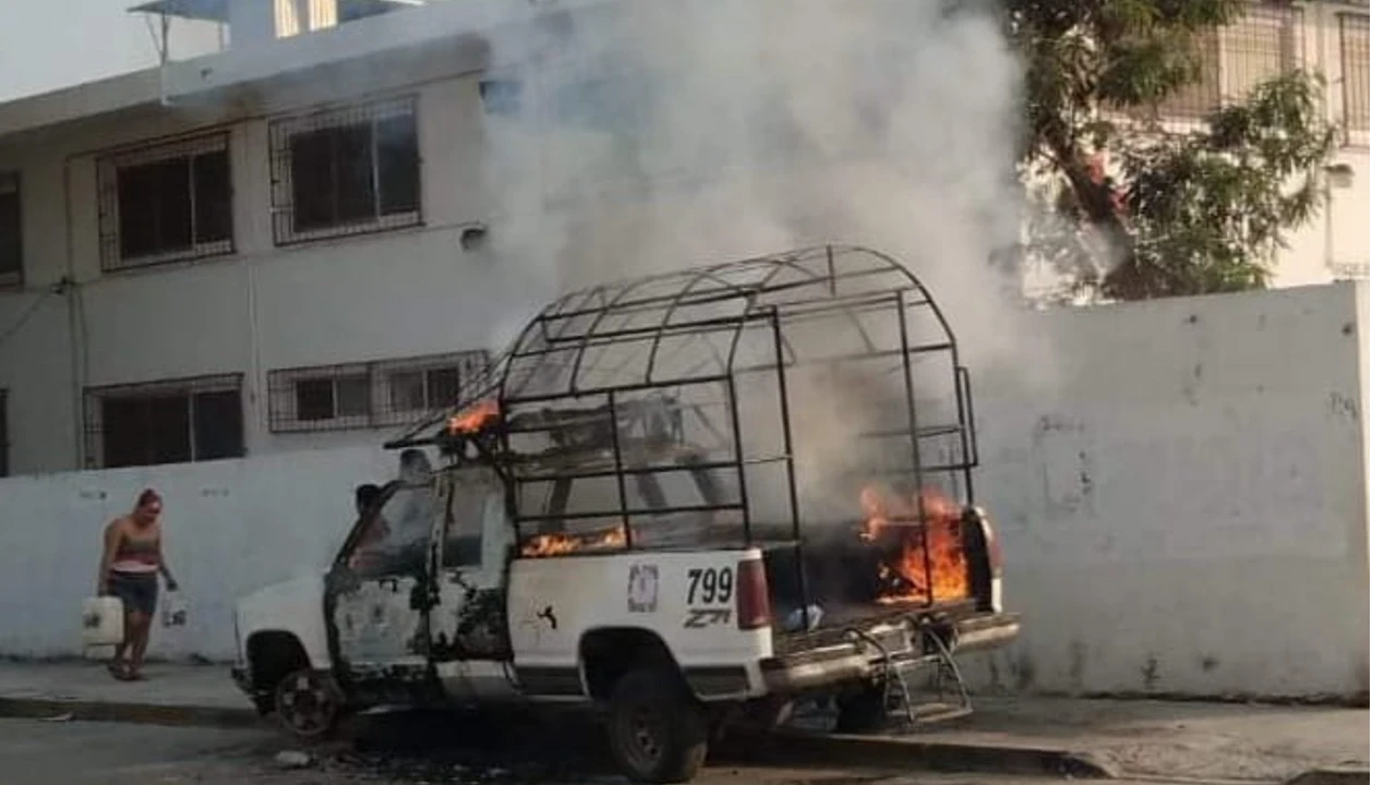 camioneta quemada transporte publico en acapulco