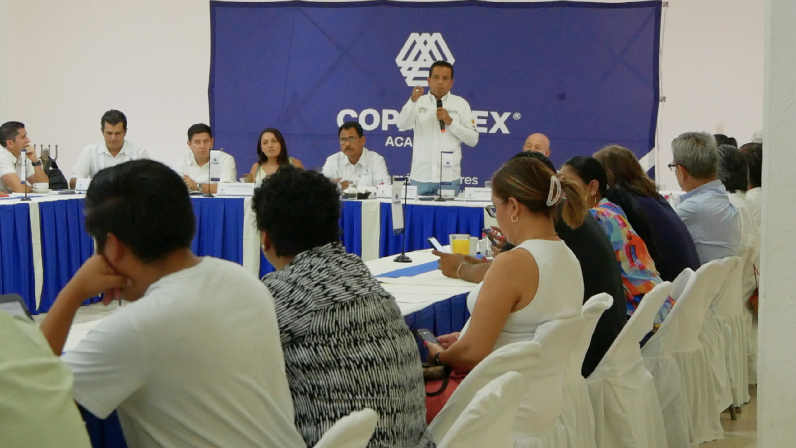 Presenta Granda su propuesta de gobierno a la Coparmex; anuncia reducción de licencias y créditos a fondo perdido