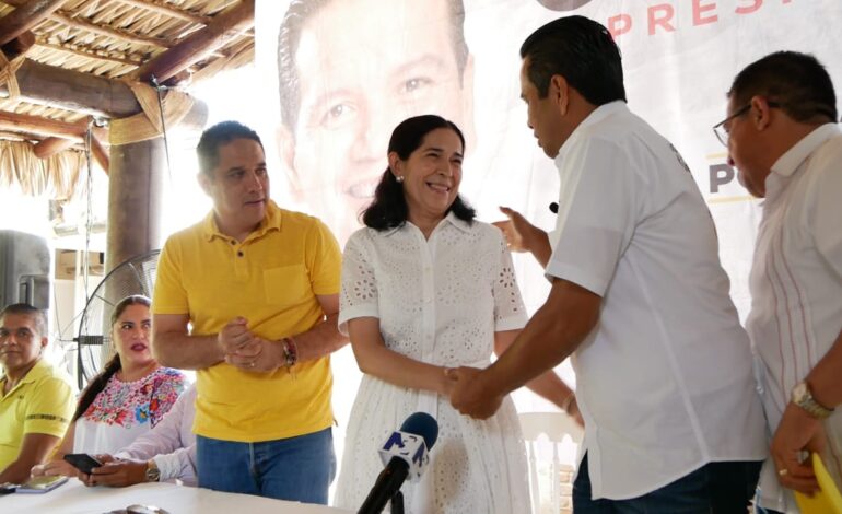 Con dardos contra Abelina López, presentan a la exwaltonista Mabella Toledo en la alianza PRI, PRD y PAN
