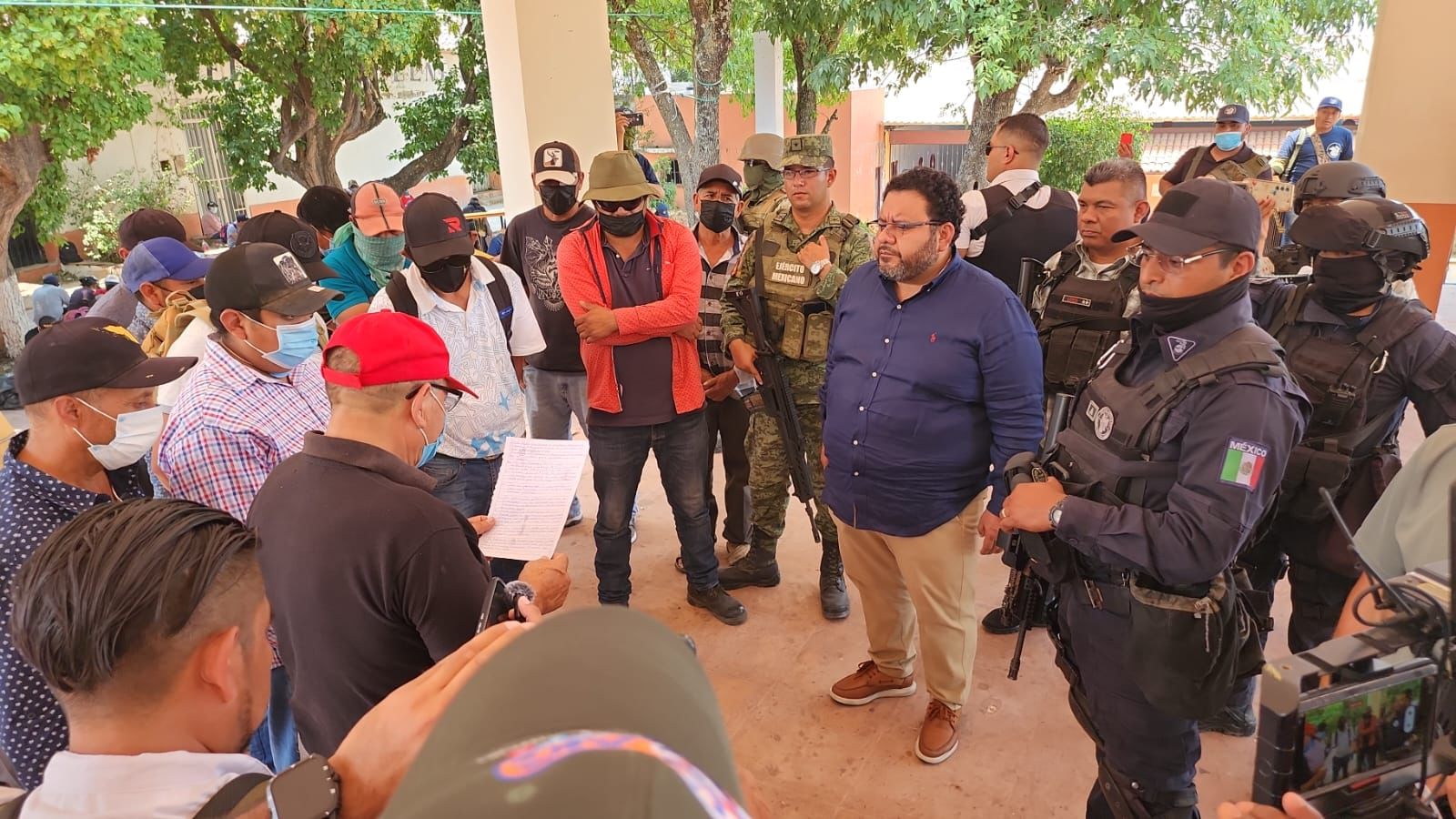 Las autoridades estatales establecen diálogo por la paz con pobladores de Tlacotepec y Chichihualco