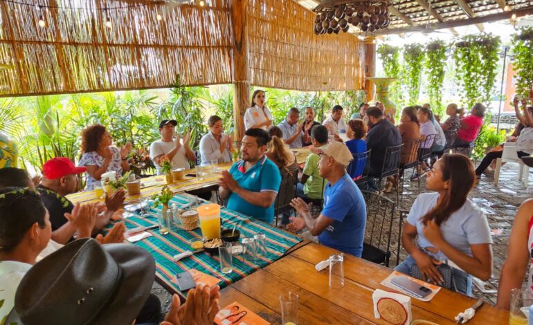 Vamos a impulsar juntos el desarrollo de la zona rural de Acapulco: Gaby Bernal