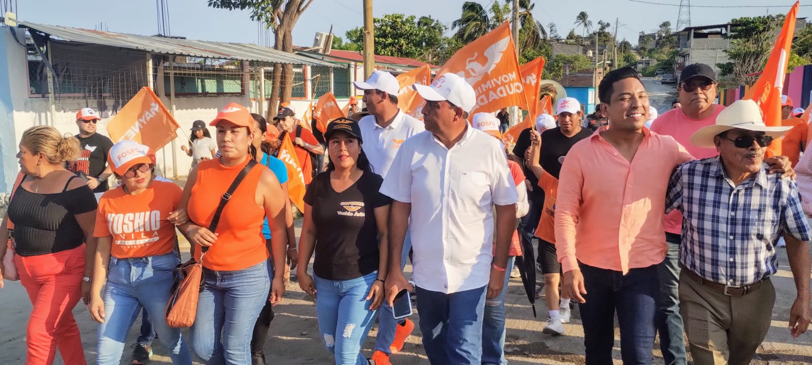 Yoshio Ávila recibe el respaldo de los habitantes de las colonias “El Pedregoso”, “El Arenal” y “La Navidad de Llano largo”