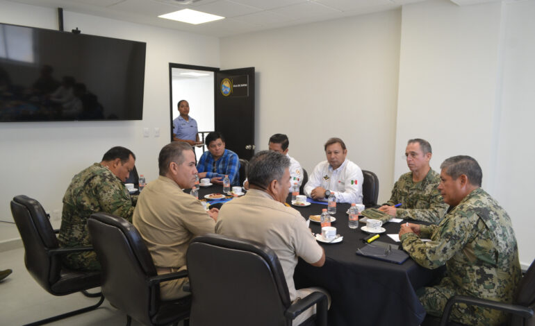 Marina en coordinación con PEMEX y Capitanía Regional de Puerto Acapulco implementan acciones para el salvataje de los buques encallados en “La Roqueta”