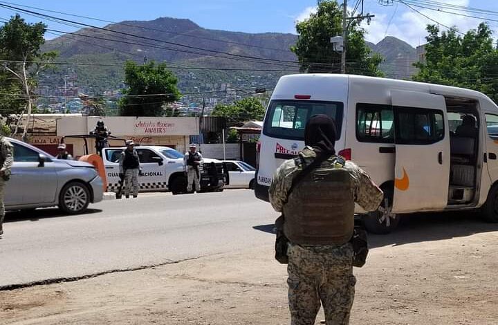 Balean con ocho disparos a conductor del transporte público en Acapulco