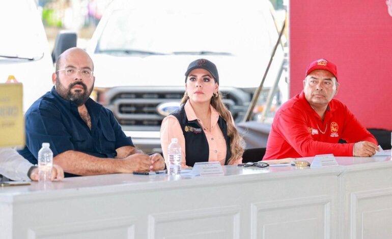 Entrega la gobernadora Evelyn Salgado 25 vehículos a dependencias operativas y ejecutoras de obra