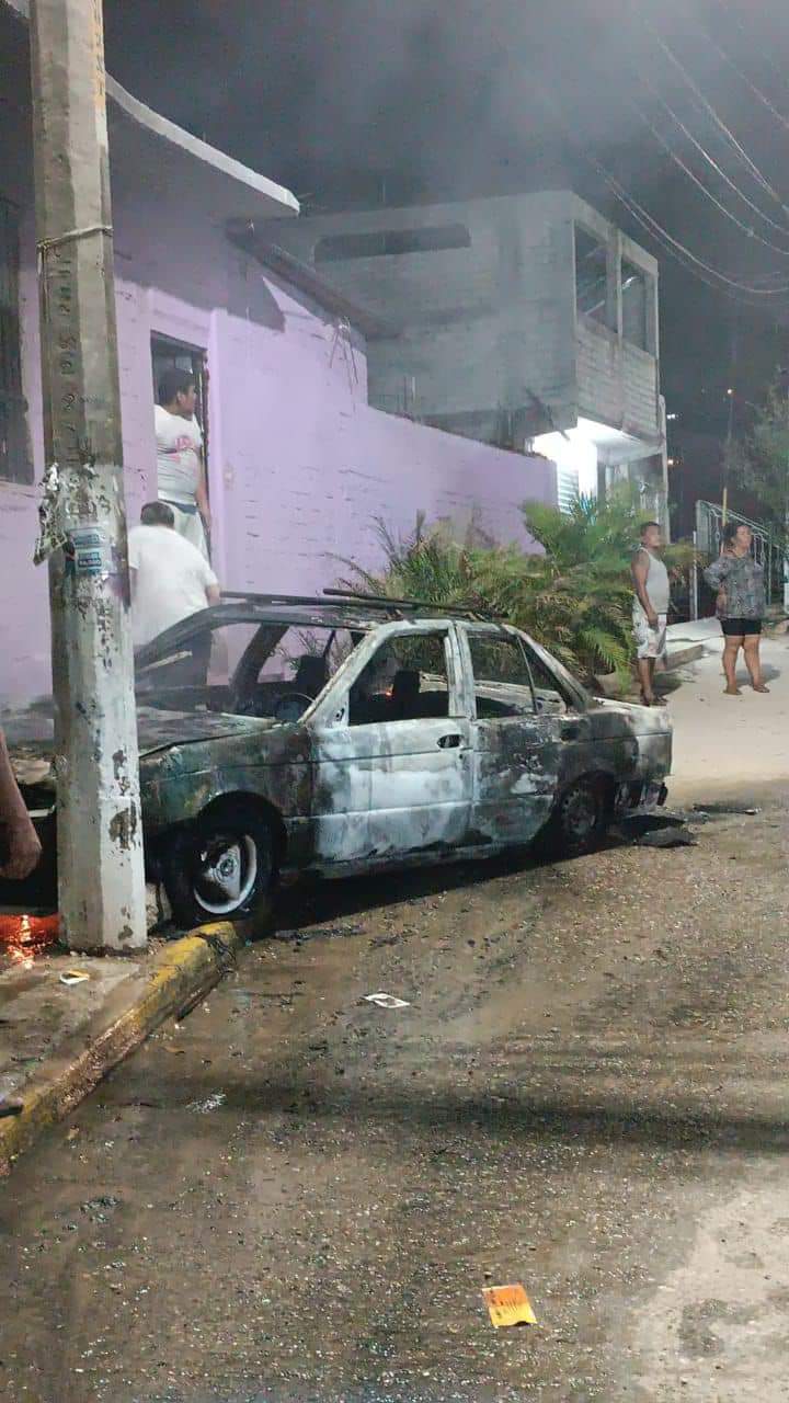Un muerto y un herido en ataque a un taller en colonia de Acapulco; queman vehículo