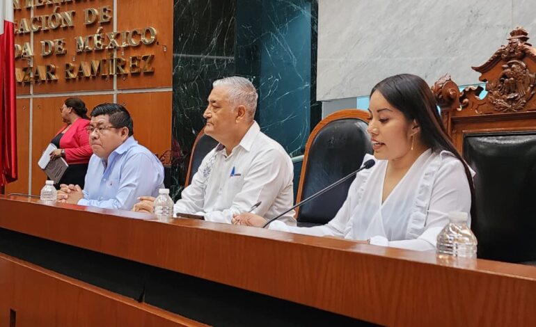 Da la bienvenida Jennyfer García Lucena a participantes del XVI Parlamento Estudiantil