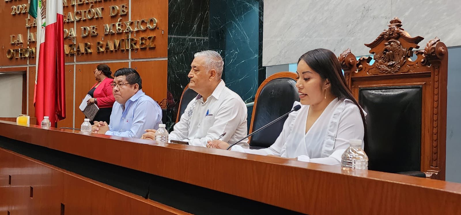 Da la bienvenida Jennyfer García Lucena a participantes del XVI Parlamento Estudiantil