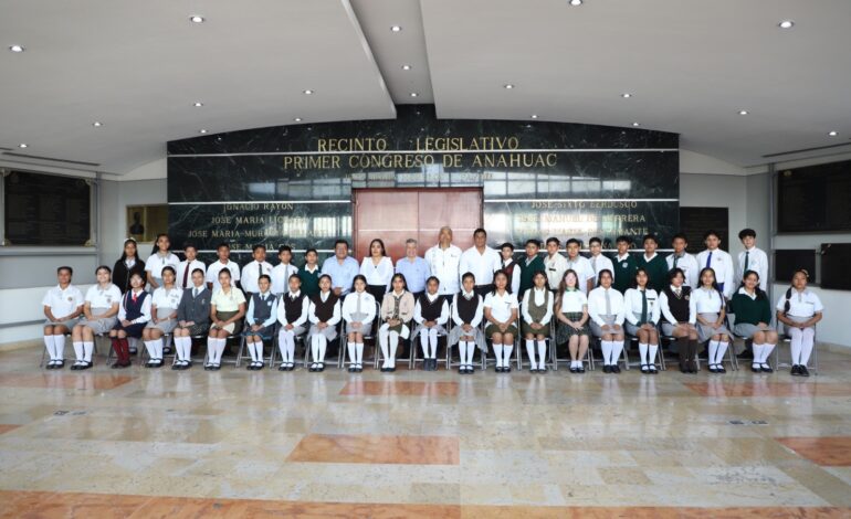 Realizan con éxito en el Congreso el XVI Parlamento estudiantil «Los adolescentes y la cultura de la legalidad»