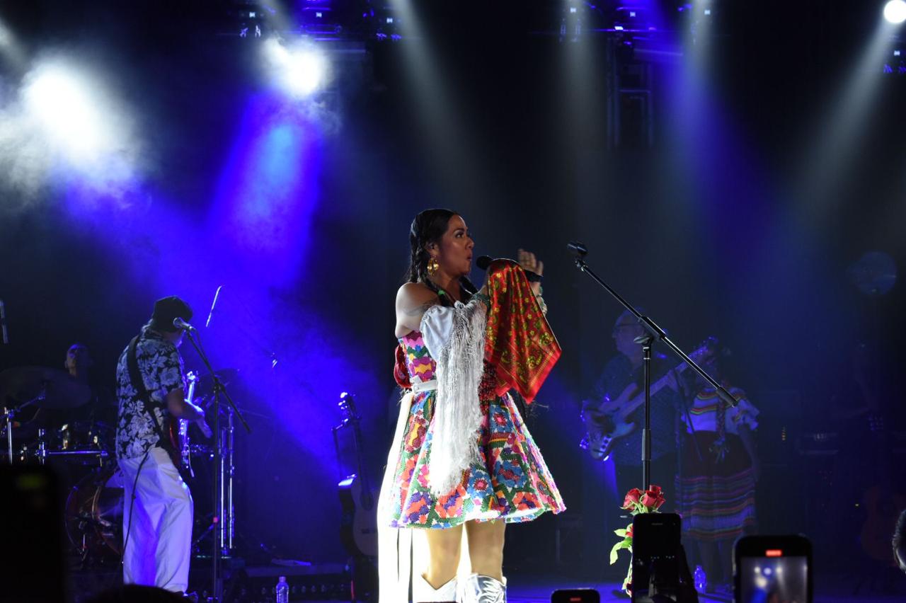 Se presentó con gran éxito en concierto con causa Lila Downs en el ASN