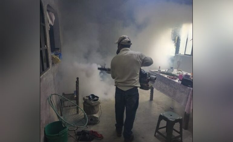 Con acciones integrales, combate Salud el dengue en Teloloapan