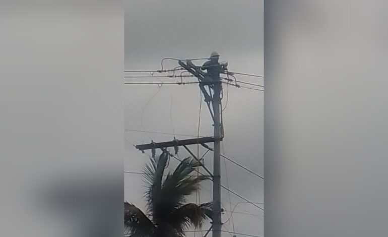 Supervisa Gobierno de Abelina trabajos para restablecer el servicio de agua en zona Poniente
