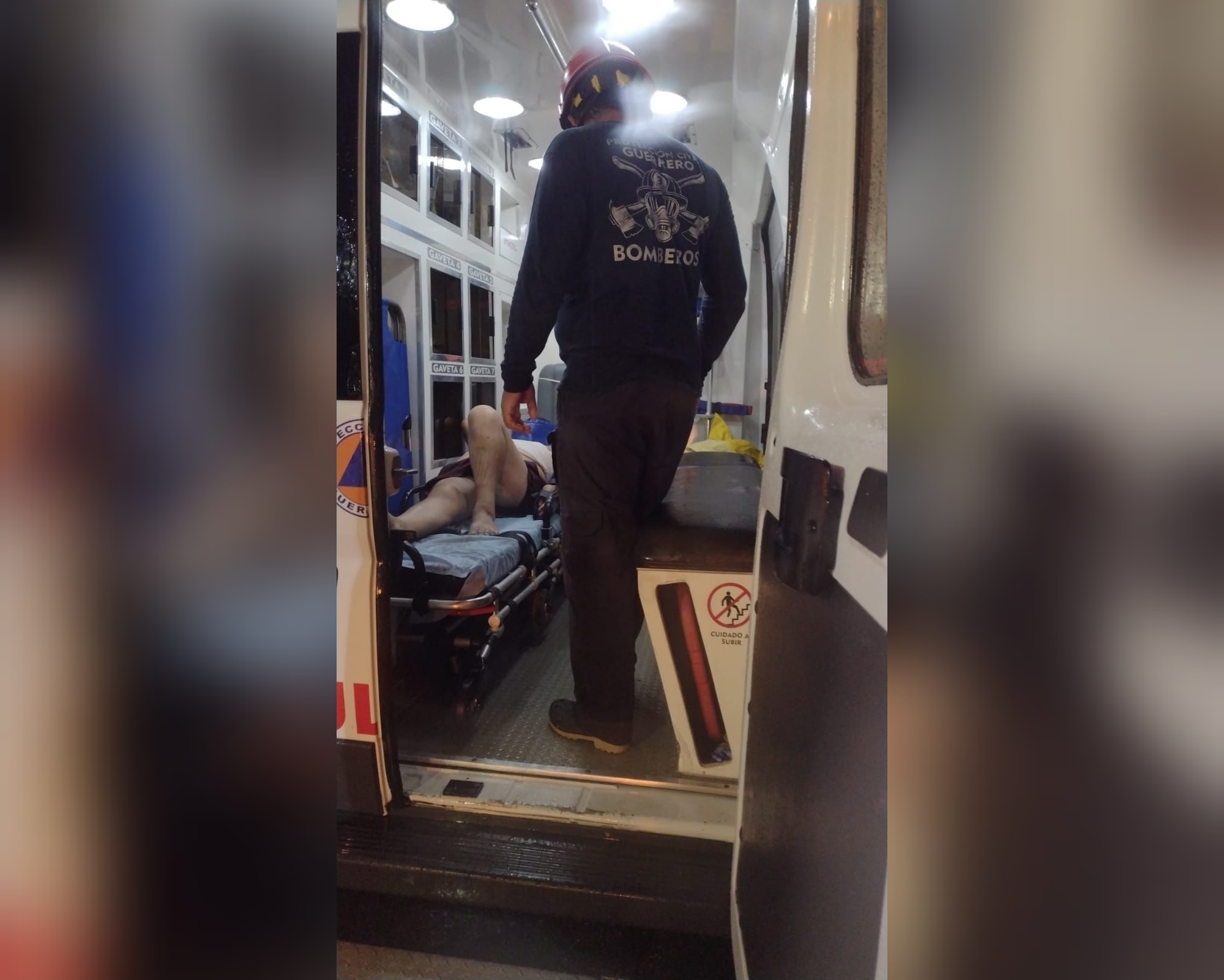 Atiende Protección Civil Guerrero accidente vehicular en avenida Escénica