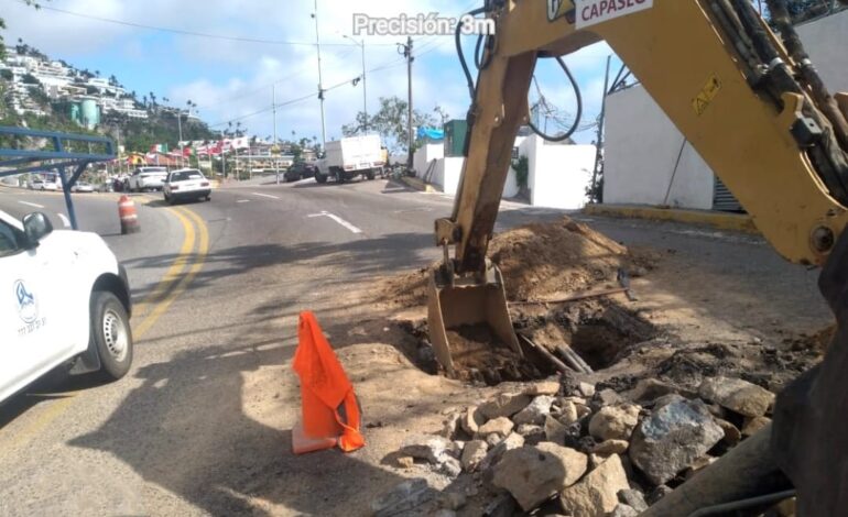 Realizan CAPASEG y CICAEG reparación de una cuarta fuga en la Escénica de Acapulco