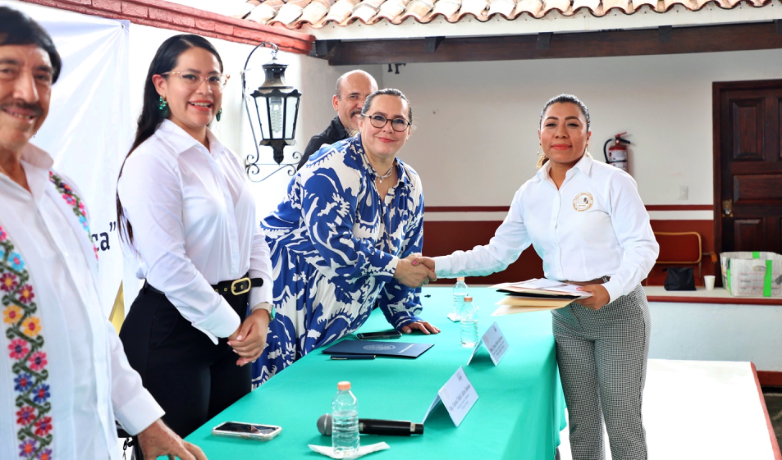 Entregan constancias a 59 trabajadores del Congreso que cursaron seminarios y diplomados en el Senado de la República