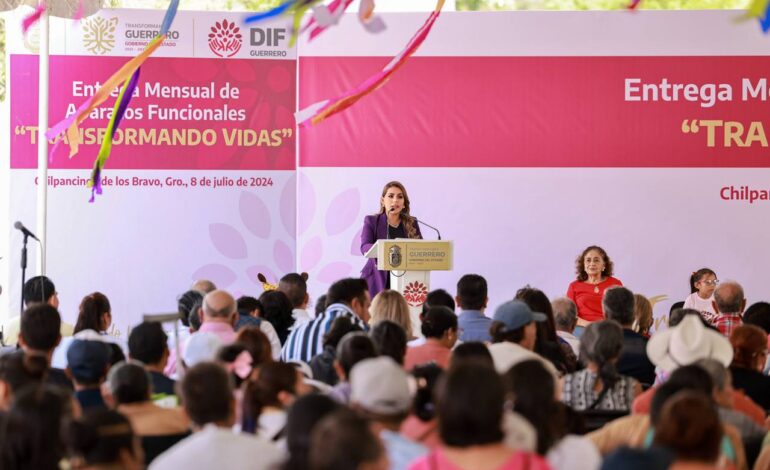 La gobernadora Evelyn Salgado y la presidenta del DIF, Liz Salgado entregan Aparatos Funcionales del Programa «Transformando Vidas»