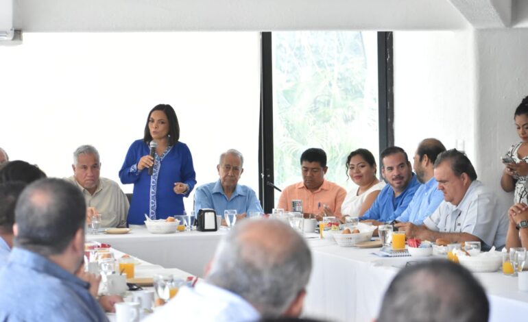 Explica Beatriz Mojica ante CANACO alternativas de desarrollo para Guerrero