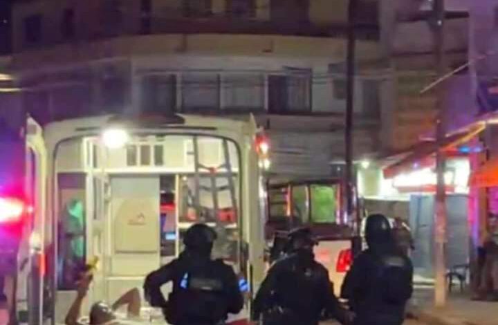Agresión armada a un bar del Centro de Acapulco deja a cinco personas heridas