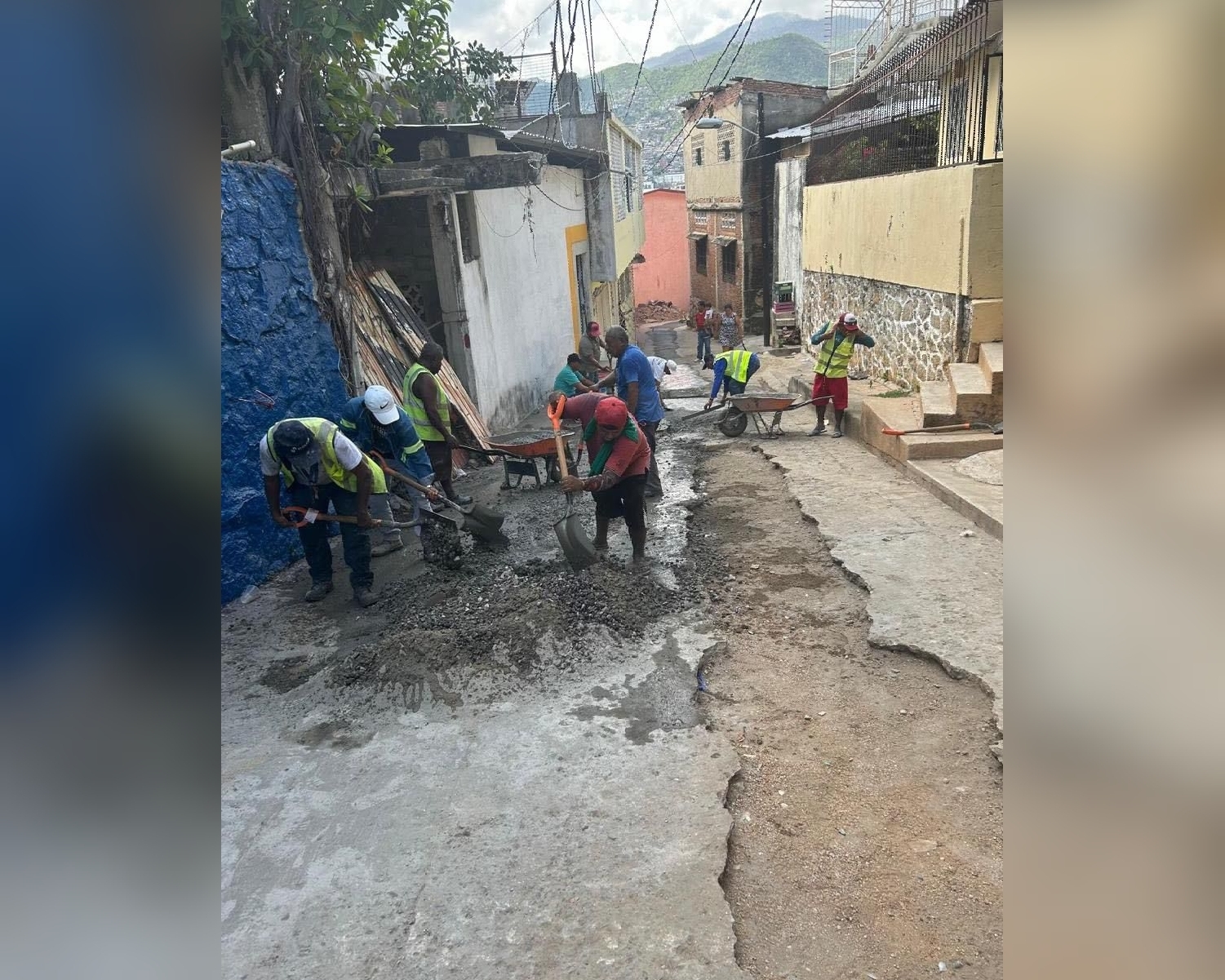 Rehabilita Gobierno de Abelina tubería de drenaje en colonia Centro