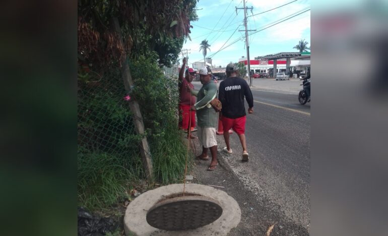 Mantiene Gobierno de Abelina brigada de desazolves y colocación de brocales