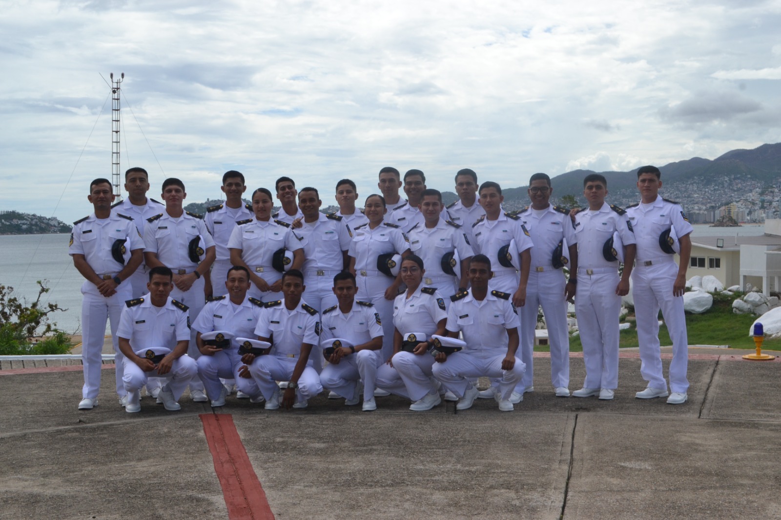 Recibe la Décima Segunda Región Naval a alumnos de la Escuela de Maquinaria Naval