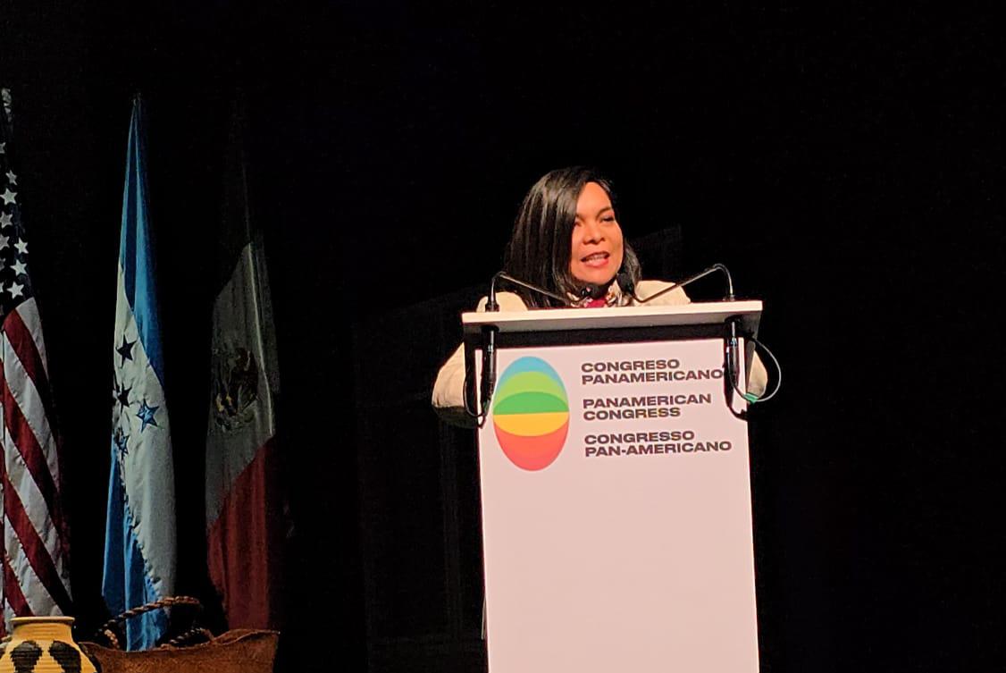 Asiste Beatriz Mojica a congreso Por la paz y contra el autoritarismo, en Bogotá